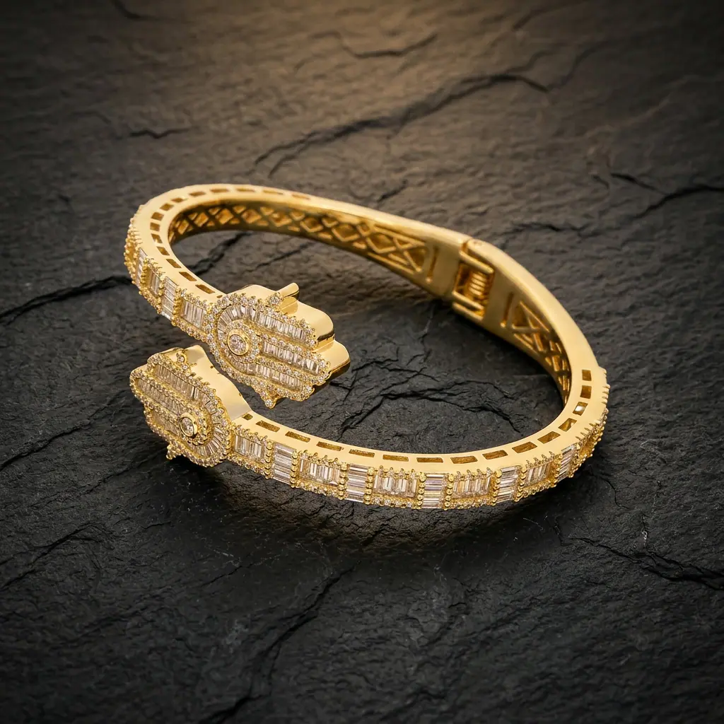 צמיד חמסה משובץ · Iced Hamsa Bangle